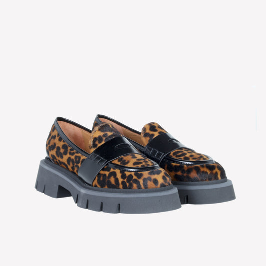 MOCASSINO IN PELLE DI VITELLO CON STAMPA LEOPARDATA ALIAH - Wild Prints | Roberto Festa