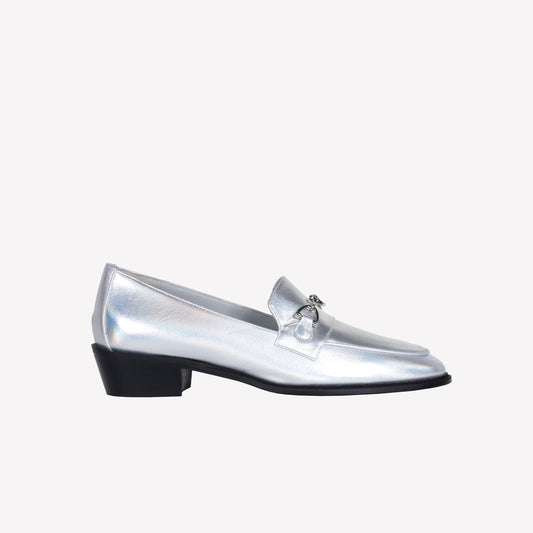MOCASSINO IN PELLE LAMINATA SILVER CON MORSETTO AXEL - Prodotti | Roberto Festa