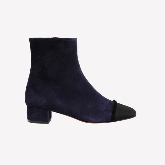 STIVALETTO IN CAMOSCIO BLU OCEANO CON PUNTINA SFRANGIATA E TACCO BASSO FIORENE - Blu | Roberto Festa