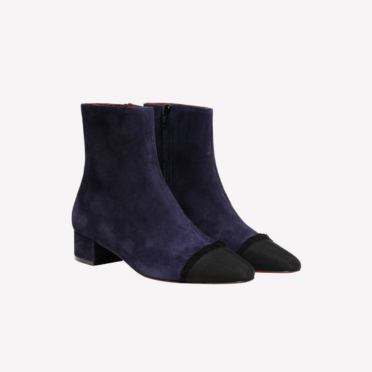STIVALETTO IN CAMOSCIO BLU OCEANO CON PUNTINA SFRANGIATA E TACCO BASSO FIORENE - Blu | Roberto Festa