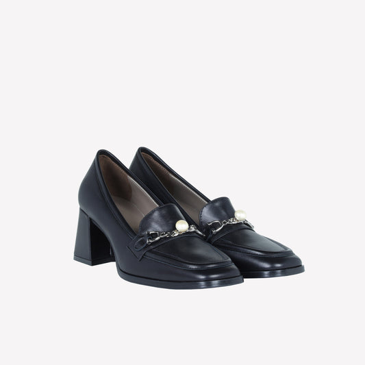 MOCASSINO IN NAPPA NERO CON ACCESSORIO PERLA GERT - Back to Office | Roberto Festa
