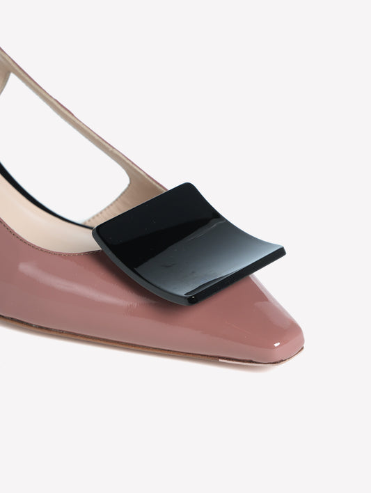 SLINGBACK IN VERNICE COLOR PHARD CON ACCESSORIO QUADRATO NERO KIMERA - Rosa | Roberto Festa